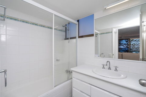 Columbia Beachfront Apartments On Rainbow Bay - Tourism Cairns 9