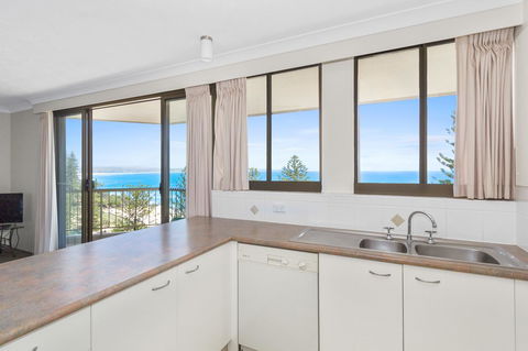 Columbia Beachfront Apartments On Rainbow Bay - Tourism Cairns 38