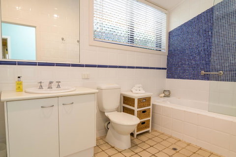 Number 2 On The Beach | Beautiful Beachfront Villa - Tourism Cairns 18