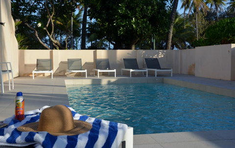 Number 2 On The Beach | Beautiful Beachfront Villa - Tourism Cairns 2