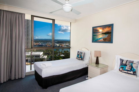 Seacrest Beachfront Apartments Surfers Paradise - Tourism Cairns 18