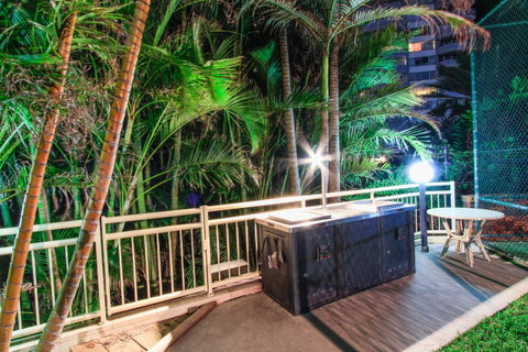Seacrest Beachfront Apartments Surfers Paradise - Tourism Cairns 31