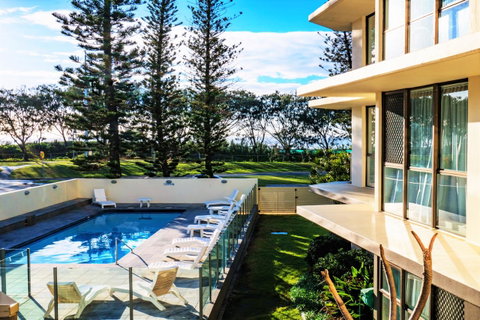 Seacrest Beachfront Apartments Surfers Paradise - Tourism Cairns 40