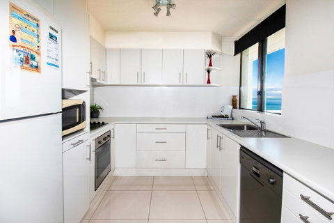 Seacrest Beachfront Apartments Surfers Paradise - Tourism Cairns 23