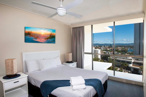 Seacrest Beachfront Apartments Surfers Paradise - Tourism Cairns 17