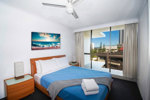 Seacrest Beachfront Apartments Surfers Paradise - Tourism Cairns 10