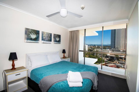 Seacrest Beachfront Apartments Surfers Paradise - Tourism Cairns 27