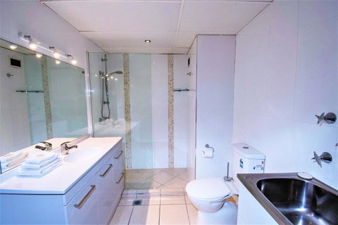 Seacrest Beachfront Apartments Surfers Paradise - Tourism Cairns 15