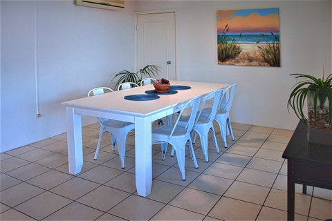 Seacrest Beachfront Apartments Surfers Paradise - Tourism Cairns 34