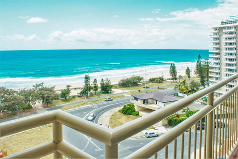 Seacrest Beachfront Apartments Surfers Paradise - Tourism Cairns 11