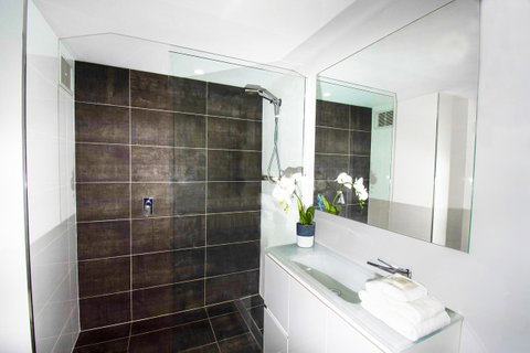 Seacrest Beachfront Apartments Surfers Paradise - Tourism Cairns 22