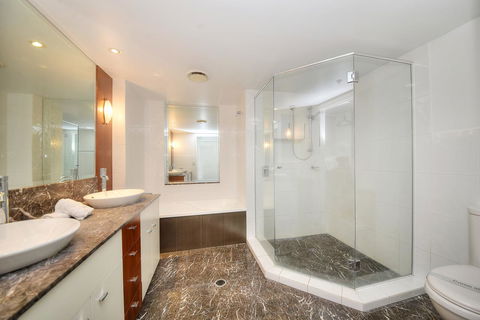 The Towers Of Chevron Renaissance - Holidays Gold Coast - Tourism Cairns 16