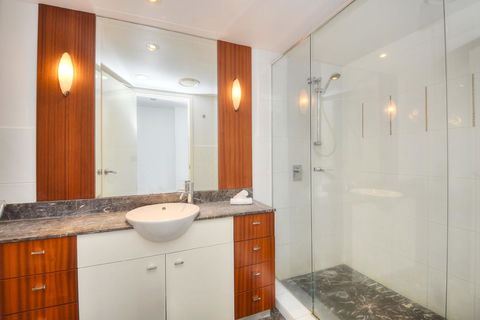 The Towers Of Chevron Renaissance - Holidays Gold Coast - Tourism Cairns 17