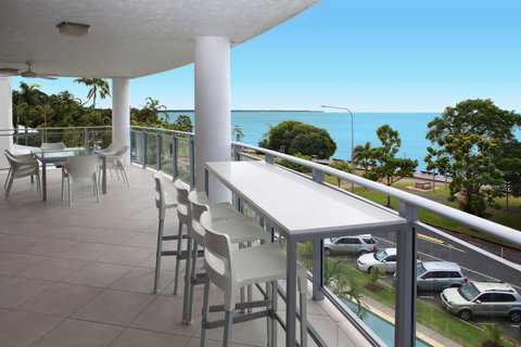 Vision Apartments - Tourism Cairns 8