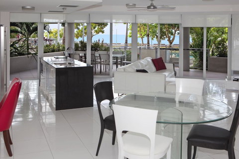 Vision Apartments - Tourism Cairns 3