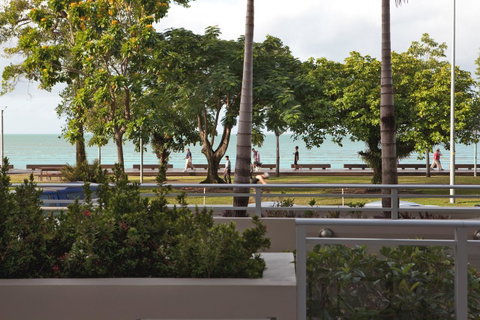 Vision Apartments - Tourism Cairns 4