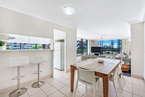 ULTIQA Beach Haven On Broadbeach - Tourism Cairns 23