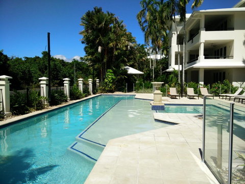 Mandalay Luxury Beachfront Apartments - Tourism Cairns 0