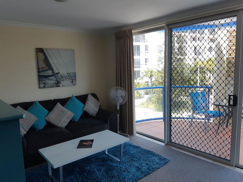 Surfers Beach Resort One - Tourism Cairns 13