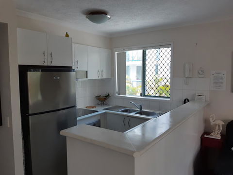 Surfers Beach Resort One - Tourism Cairns 8