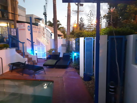Surfers Beach Resort One - Tourism Cairns 10