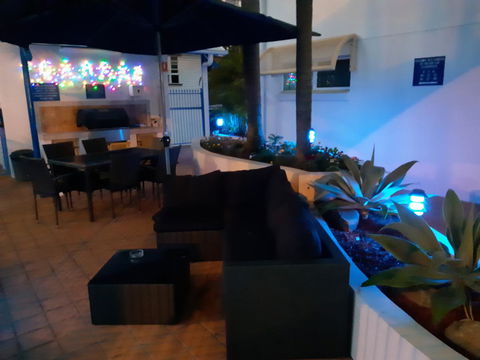 Surfers Beach Resort One - Tourism Cairns 3