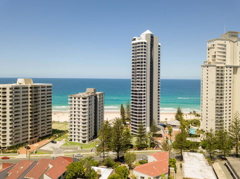 Surfers Beach Resort One - Tourism Cairns 38