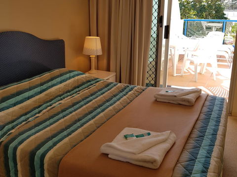 Surfers Beach Resort One - Tourism Cairns 22
