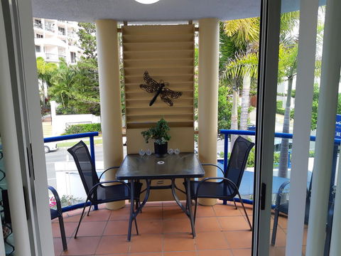Surfers Beach Resort One - Tourism Cairns 5