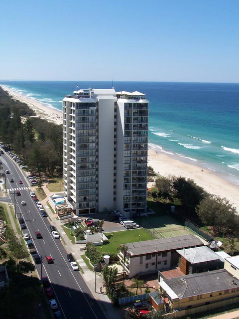 Golden Sands On The Beach - Absolute Beachfront Apartments - Tourism Cairns 13