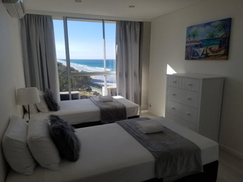 Golden Sands On The Beach - Absolute Beachfront Apartments - Tourism Cairns 41