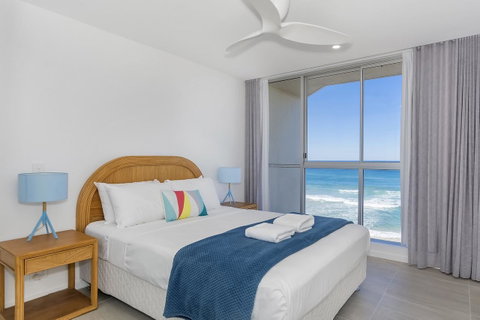 Golden Sands On The Beach - Absolute Beachfront Apartments - Tourism Cairns 17