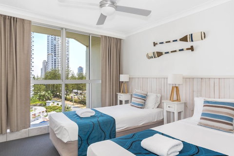 Golden Sands On The Beach - Absolute Beachfront Apartments - Tourism Cairns 9