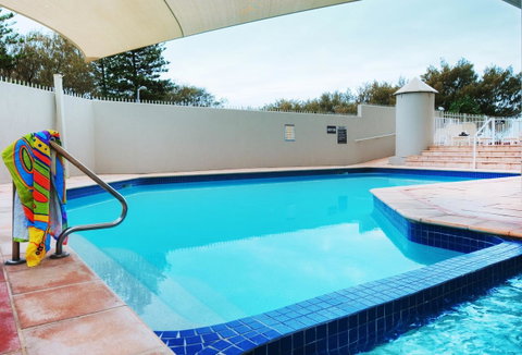 Golden Sands On The Beach - Absolute Beachfront Apartments - Tourism Cairns 14