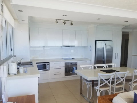 Golden Sands On The Beach - Absolute Beachfront Apartments - Tourism Cairns 38