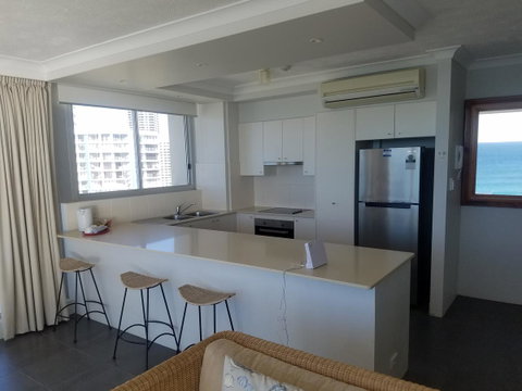 Golden Sands On The Beach - Absolute Beachfront Apartments - Tourism Cairns 24