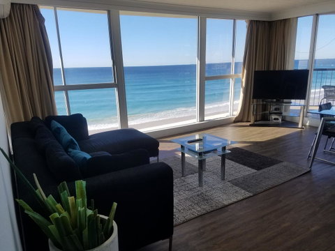 Golden Sands On The Beach - Absolute Beachfront Apartments - Tourism Cairns 40