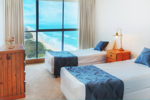 Golden Sands On The Beach - Absolute Beachfront Apartments - Tourism Cairns 18