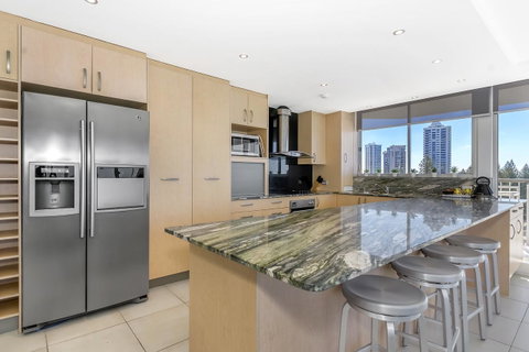 Golden Sands On The Beach - Absolute Beachfront Apartments - Tourism Cairns 31