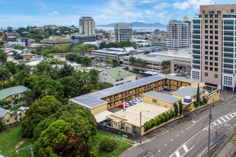 The Robert Towns - Tourism Cairns 24