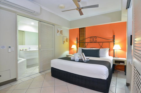Le Cher Du Monde Adults Only - Tourism Cairns 20