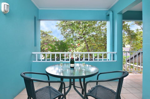 Le Cher Du Monde Adults Only - Tourism Cairns 25