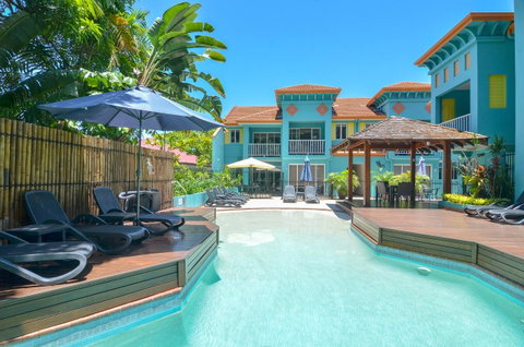 Le Cher Du Monde Adults Only - Tourism Cairns 1
