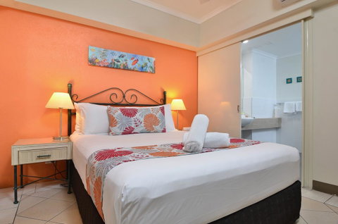 Le Cher Du Monde Adults Only - Tourism Cairns 5
