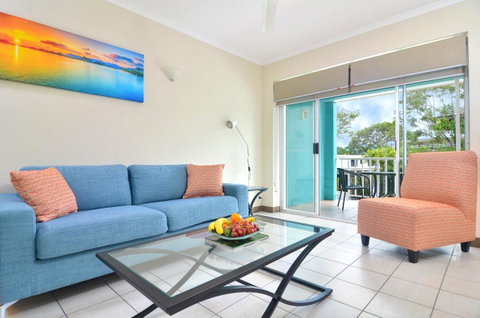 Le Cher Du Monde Adults Only - Tourism Cairns 6