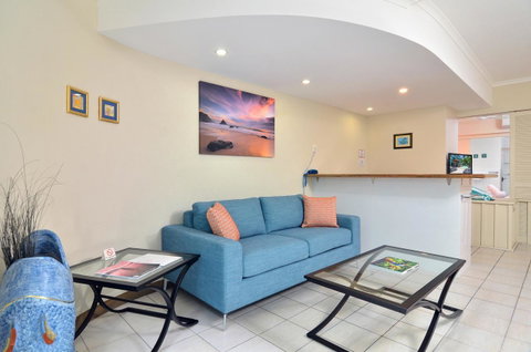 Le Cher Du Monde Adults Only - Tourism Cairns 4