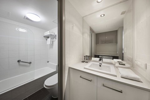 Novotel Surfers Paradise - Tourism Cairns 19