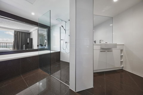 Novotel Surfers Paradise - Tourism Cairns 20