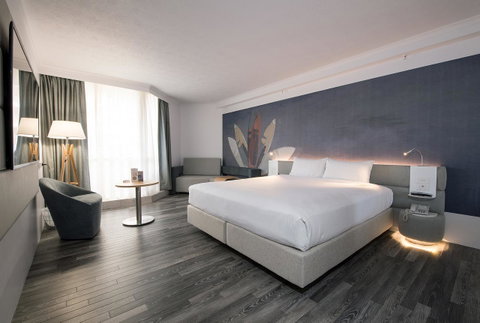 Novotel Surfers Paradise - Tourism Cairns 9