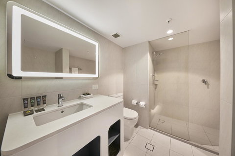 Novotel Surfers Paradise - Tourism Cairns 16